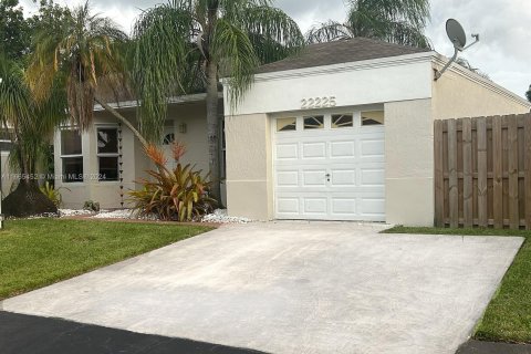 House in Cutler Bay, Florida 3 bedrooms, 154.68 sq.m. № 1377489 - photo 1