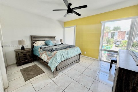 Condo in Hialeah, Florida, 2 bedrooms  № 1377624 - photo 21