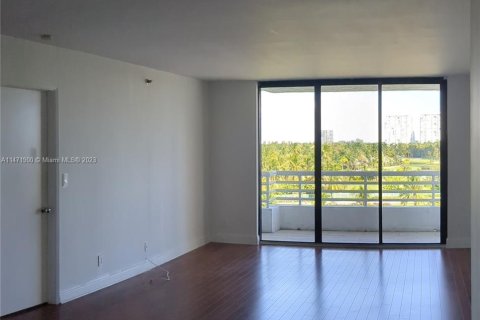 Copropriété à vendre à Aventura, Floride: 2 chambres, 98.66 m2 № 783414 - photo 13