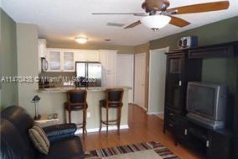 Casa en venta en Coral Springs, Florida, 3 dormitorios, 161.74 m2 № 783332 - foto 3