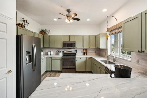 Townhouse in Palmetto, Florida 4 bedrooms, 241.92 sq.m. № 1390224 - photo 9