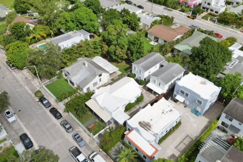 Immobilier commercial à vendre à Miami, Floride: 369.38 m2 № 668865 - photo 7