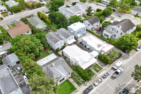 Commercial property in Miami, Florida 369.38 sq.m. № 668865 - photo 3