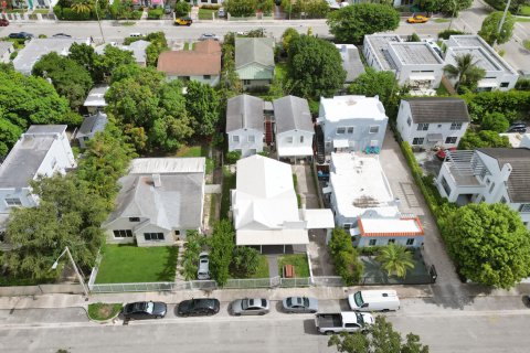 Propiedad comercial en venta en Miami, Florida, 369.38 m2 № 668865 - foto 14