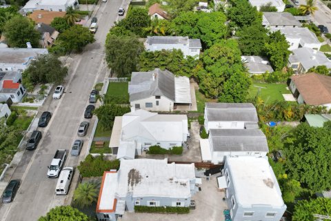 Propiedad comercial en venta en Miami, Florida, 369.38 m2 № 668865 - foto 6