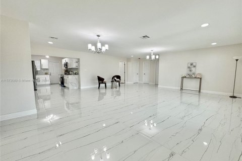 Casa en venta en West Park, Florida, 5 dormitorios, 199.28 m2 № 1135205 - foto 6