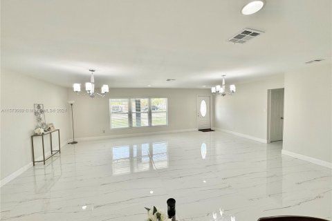 Villa ou maison à vendre à West Park, Floride: 5 chambres, 199.28 m2 № 1135205 - photo 15