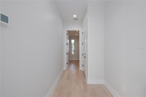 Casa en venta en Tampa, Florida, 5 dormitorios, 325.16 m2 № 1337218 - foto 12