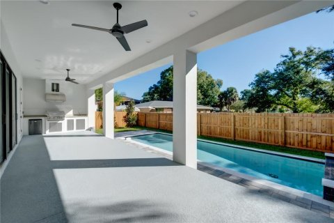 Casa en venta en Tampa, Florida, 5 dormitorios, 325.16 m2 № 1337218 - foto 22