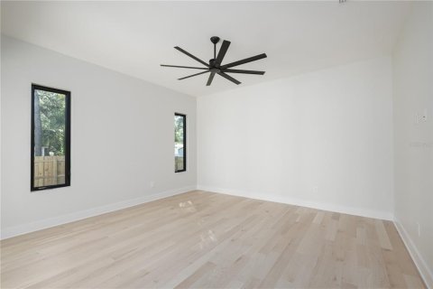 Casa en venta en Tampa, Florida, 5 dormitorios, 325.16 m2 № 1337218 - foto 15