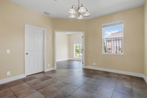 Townhouse in Saint Petersburg, Florida 3 bedrooms, 189.89 sq.m. № 1302032 - photo 17