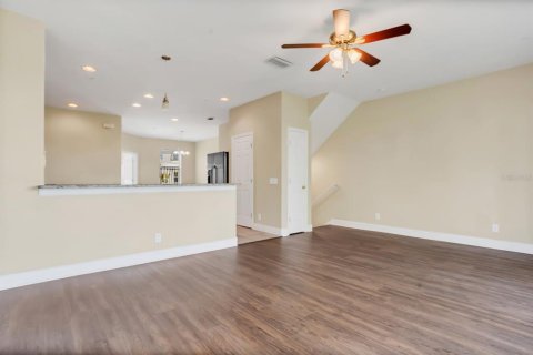 Adosado en venta en Saint Petersburg, Florida, 3 dormitorios, 189.89 m2 № 1302032 - foto 9