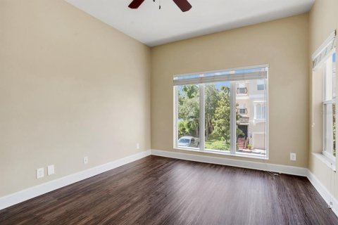 Adosado en venta en Saint Petersburg, Florida, 3 dormitorios, 189.89 m2 № 1302032 - foto 18