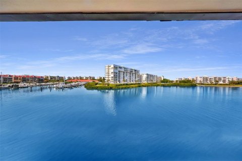 Condominio en venta en South Pasadena, Florida, 3 dormitorios, 137.5 m2 № 1406439 - foto 15