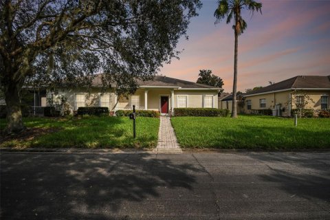 Duplex à vendre à Kissimmee, Floride: 2 chambres, 122.35 m2 № 1406434 - photo 1