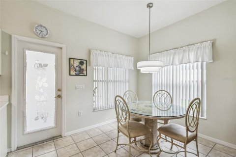 Duplex à vendre à Kissimmee, Floride: 2 chambres, 122.35 m2 № 1406434 - photo 9