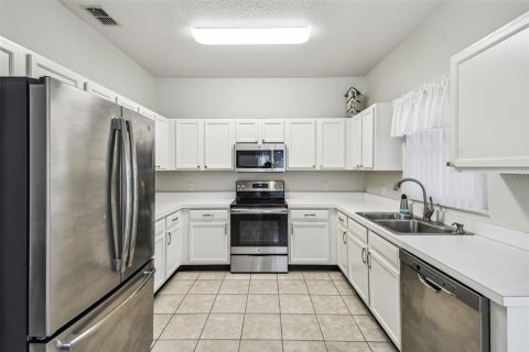 Duplex à vendre à Kissimmee, Floride: 2 chambres, 122.35 m2 № 1406434 - photo 12