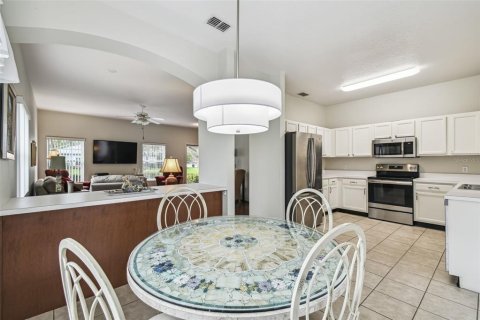 Duplex à vendre à Kissimmee, Floride: 2 chambres, 122.35 m2 № 1406434 - photo 10