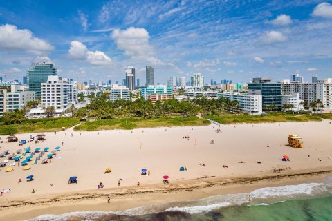 Condo in Miami Beach, Florida, 1 bedroom  № 981964 - photo 1