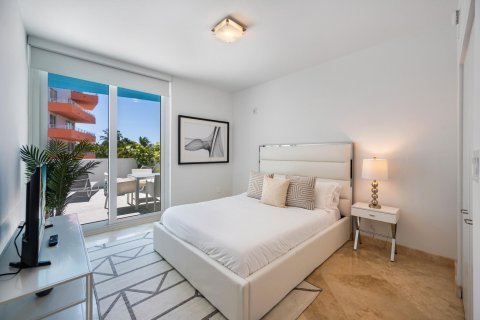 Condo in Miami Beach, Florida, 1 bedroom  № 981964 - photo 14