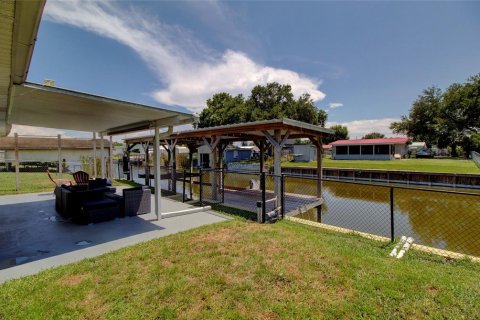 House in Okeechobee, Florida 4 bedrooms, 204.57 sq.m. № 1243306 - photo 8