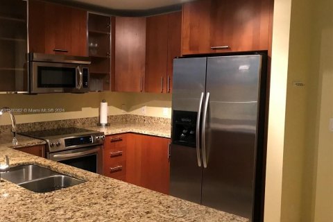 Condo in Hallandale Beach, Florida, 2 bedrooms  № 1155228 - photo 9