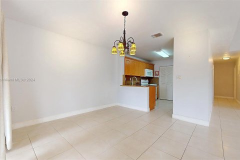 Townhouse in Miami, Florida 2 bedrooms, 124.02 sq.m. № 1410959 - photo 26