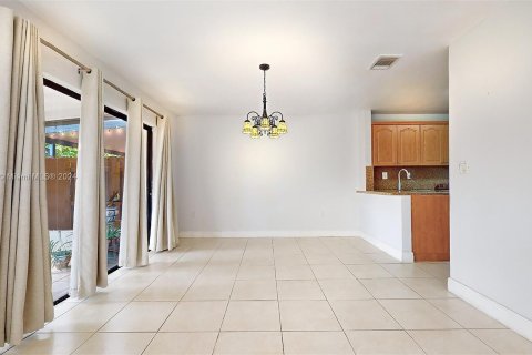 Townhouse in Miami, Florida 2 bedrooms, 124.02 sq.m. № 1410959 - photo 27