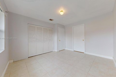 Townhouse in Miami, Florida 2 bedrooms, 124.02 sq.m. № 1410959 - photo 22