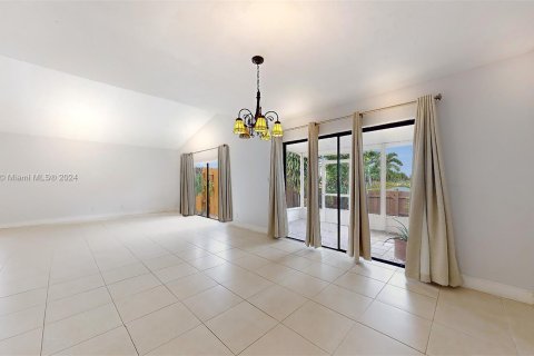 Townhouse in Miami, Florida 2 bedrooms, 124.02 sq.m. № 1410959 - photo 24