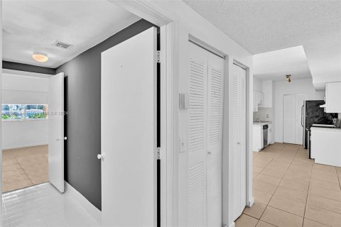 Copropriété à vendre à Davie, Floride: 2 chambres, 87.51 m2 № 1372425 - photo 9