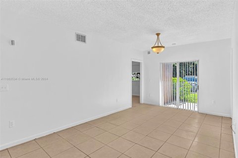 Copropriété à vendre à Davie, Floride: 2 chambres, 87.51 m2 № 1372425 - photo 14