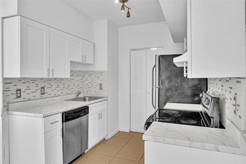 Condo in Davie, Florida, 2 bedrooms  № 1372425 - photo 6