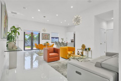 Villa ou maison à vendre à Miami, Floride: 4 chambres, 180.14 m2 № 1372392 - photo 5