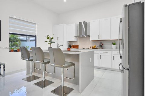 Casa en venta en Miami, Florida, 4 dormitorios, 180.14 m2 № 1372392 - foto 9