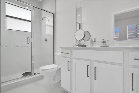 Casa en venta en Miami, Florida, 4 dormitorios, 180.14 m2 № 1372392 - foto 19