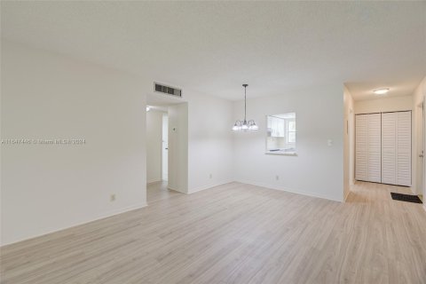 Copropriété à vendre à Davie, Floride: 2 chambres, 91.97 m2 № 1332006 - photo 14