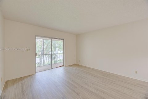 Copropriété à vendre à Davie, Floride: 2 chambres, 91.97 m2 № 1332006 - photo 10