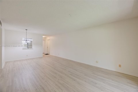 Copropriété à vendre à Davie, Floride: 2 chambres, 91.97 m2 № 1332006 - photo 13