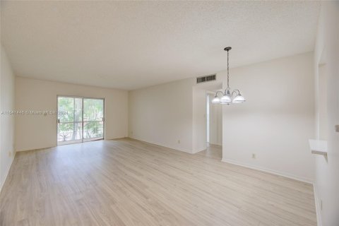 Copropriété à vendre à Davie, Floride: 2 chambres, 91.97 m2 № 1332006 - photo 5