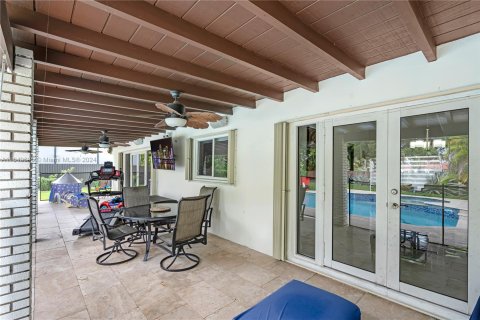 Casa en venta en Miami, Florida, 4 dormitorios, 219.62 m2 № 1332045 - foto 28