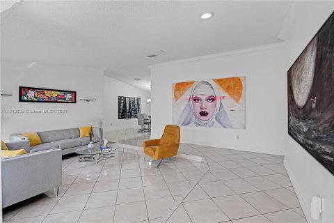 Casa en venta en Miami, Florida, 4 dormitorios, 219.62 m2 № 1332045 - foto 5