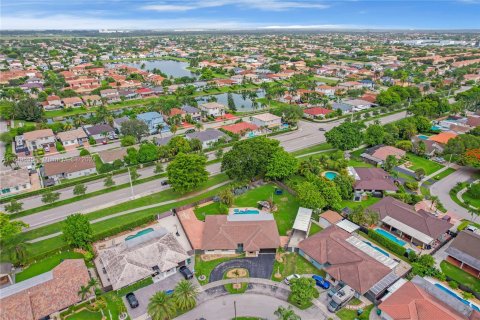 Villa ou maison à vendre à Miami, Floride: 4 chambres, 219.62 m2 № 1332045 - photo 22