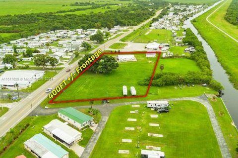 Propiedad comercial en venta en Okeechobee, Florida № 1270407 - foto 8