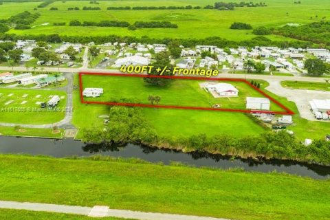 Propiedad comercial en venta en Okeechobee, Florida № 1270407 - foto 7