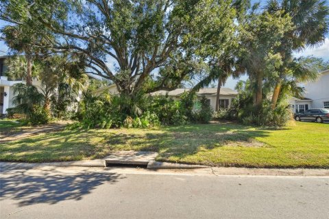 House in Tampa, Florida 2 bedrooms, 97.73 sq.m. № 1426188 - photo 10