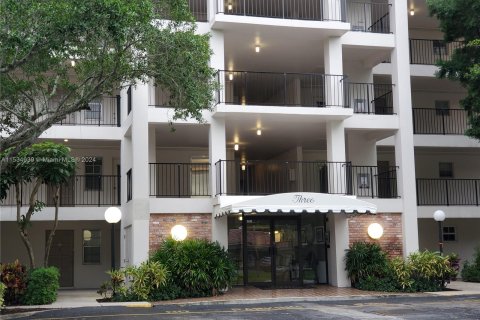 Condo in Pompano Beach, Florida, 1 bedroom  № 1016060 - photo 7