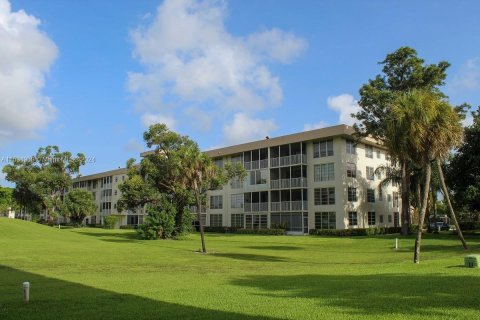 Condo in Pompano Beach, Florida, 1 bedroom  № 1016060 - photo 5