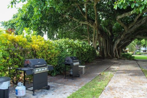 Condo in Pompano Beach, Florida, 1 bedroom  № 1016060 - photo 9