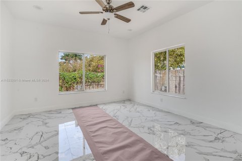 Casa en venta en Fort Lauderdale, Florida, 3 dormitorios, 133.69 m2 № 1016061 - foto 13